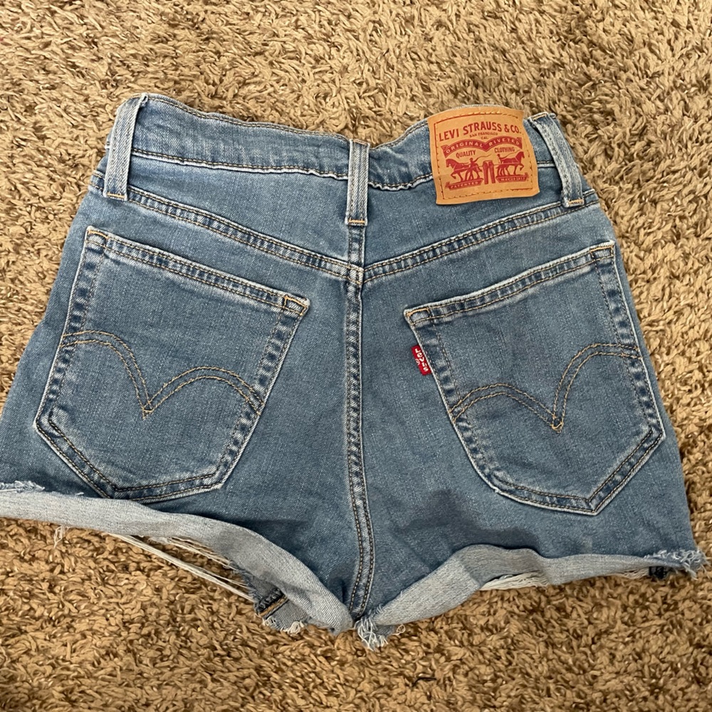 Levi’s denim high rise stretch shorts size 2